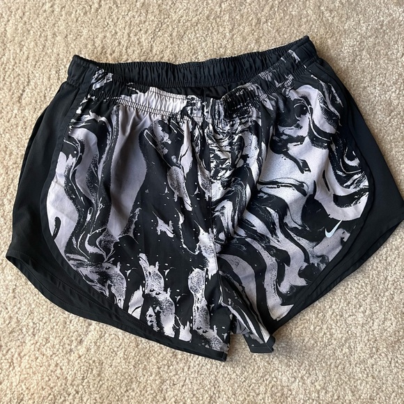 Women’s Nike Dri-Fit Shorts - Picture 1 of 9